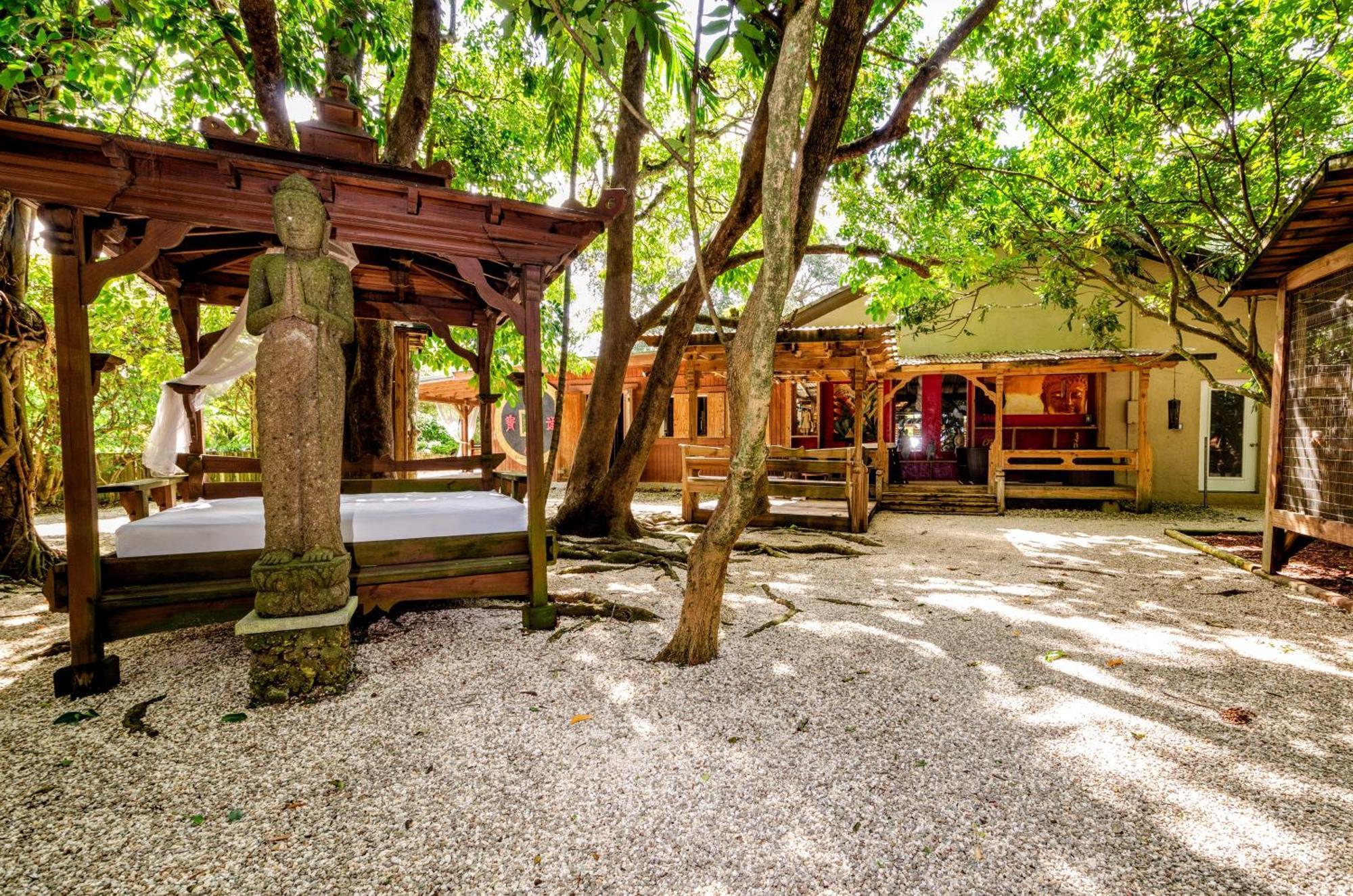 Exclusive Lake Tiny House In Beautiful Japanese Garden Хомстед Экстерьер фото
